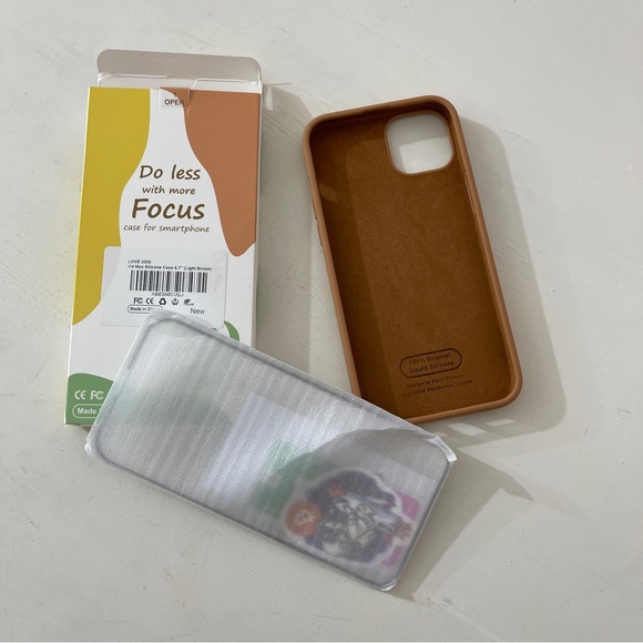 Iphone 14 case 6.7" with screen protector - Picture 4 of 8